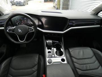 Volkswagen Touareg - 11