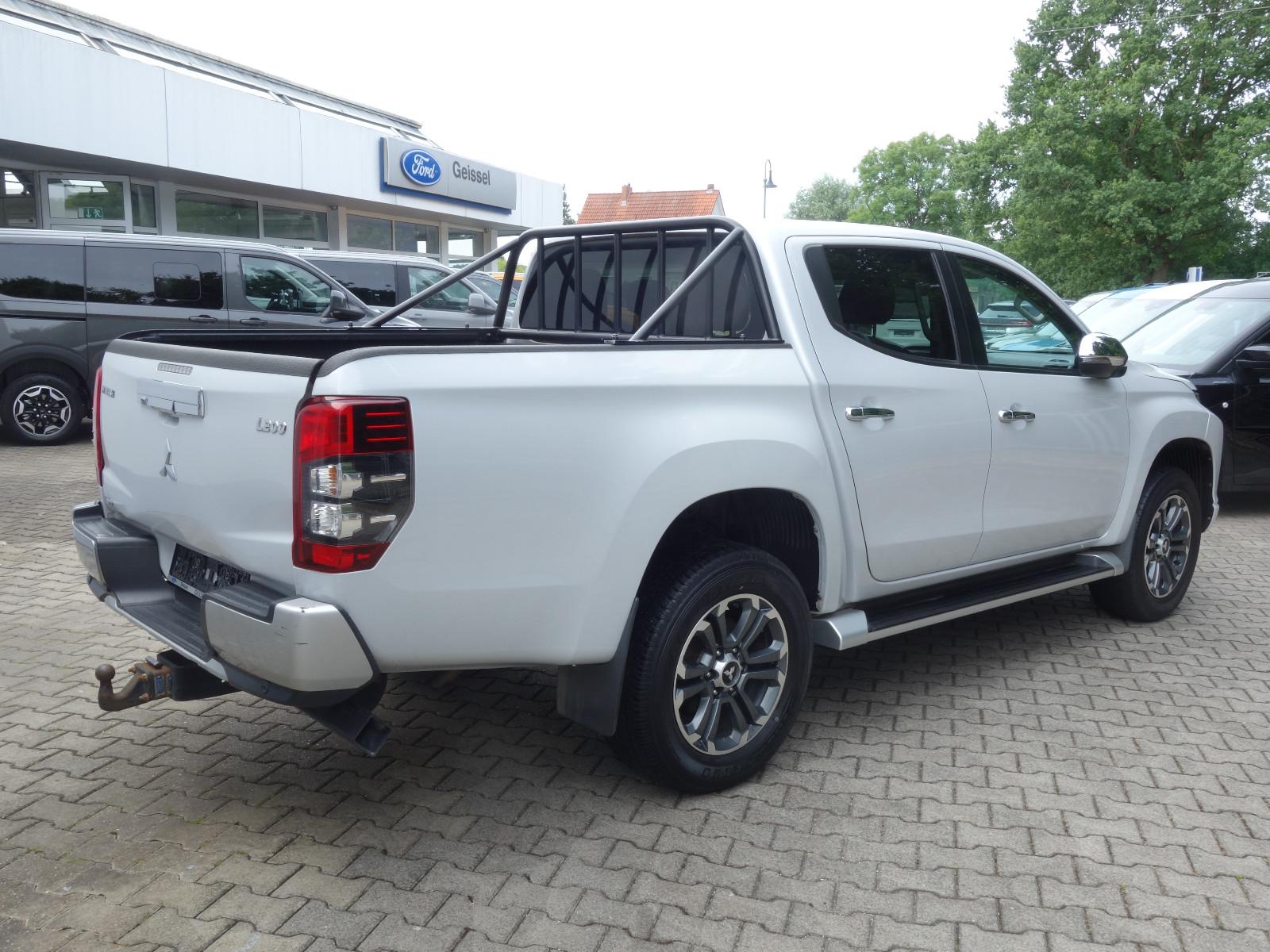 Mitsubishi L200 Intro Edition Doka 4WD Autom KLIMA AHK NAVI