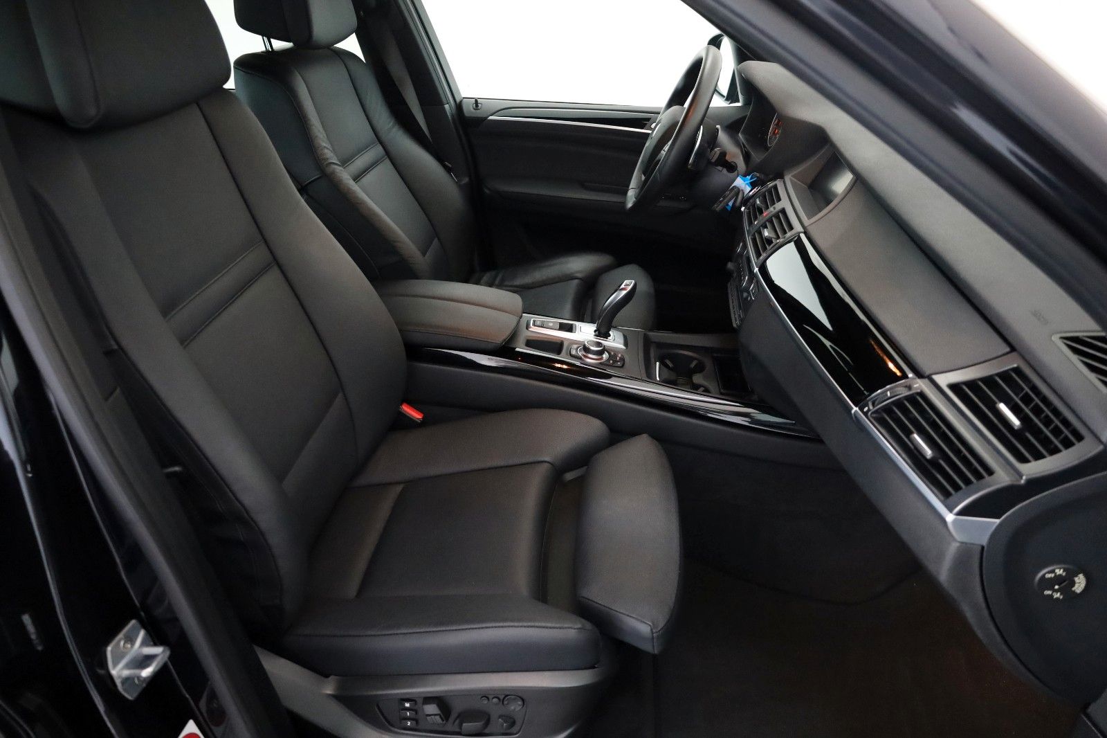 Fahrzeugabbildung BMW X5 xDrive40d,Edition M Sport,HUD,Kamera,Stand+WR