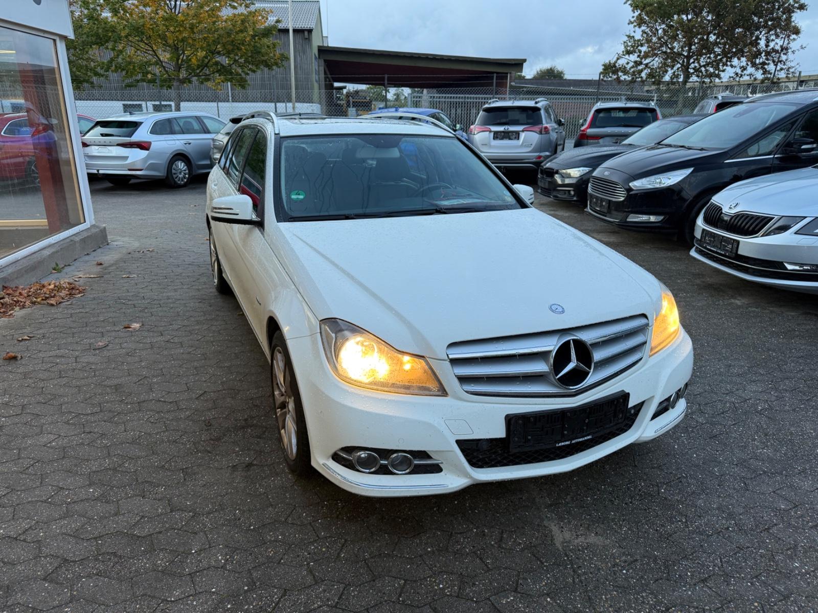 Mercedes-Benz C220 2011 — photo 7
