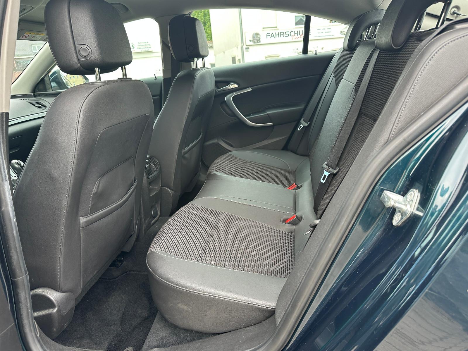 Opel Insignia XENON + KLIMAAUTO + BEH-LENKRAD + PDC