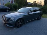 Mercedes-Benz E 220 d T Autom. - - Mercedes-Benz E 220 von privat