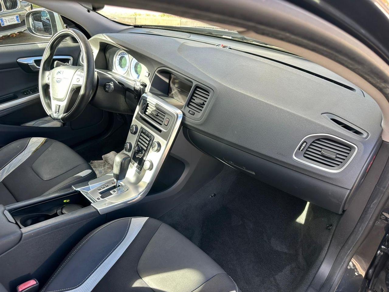 Volvo V60 2011 — photo 13