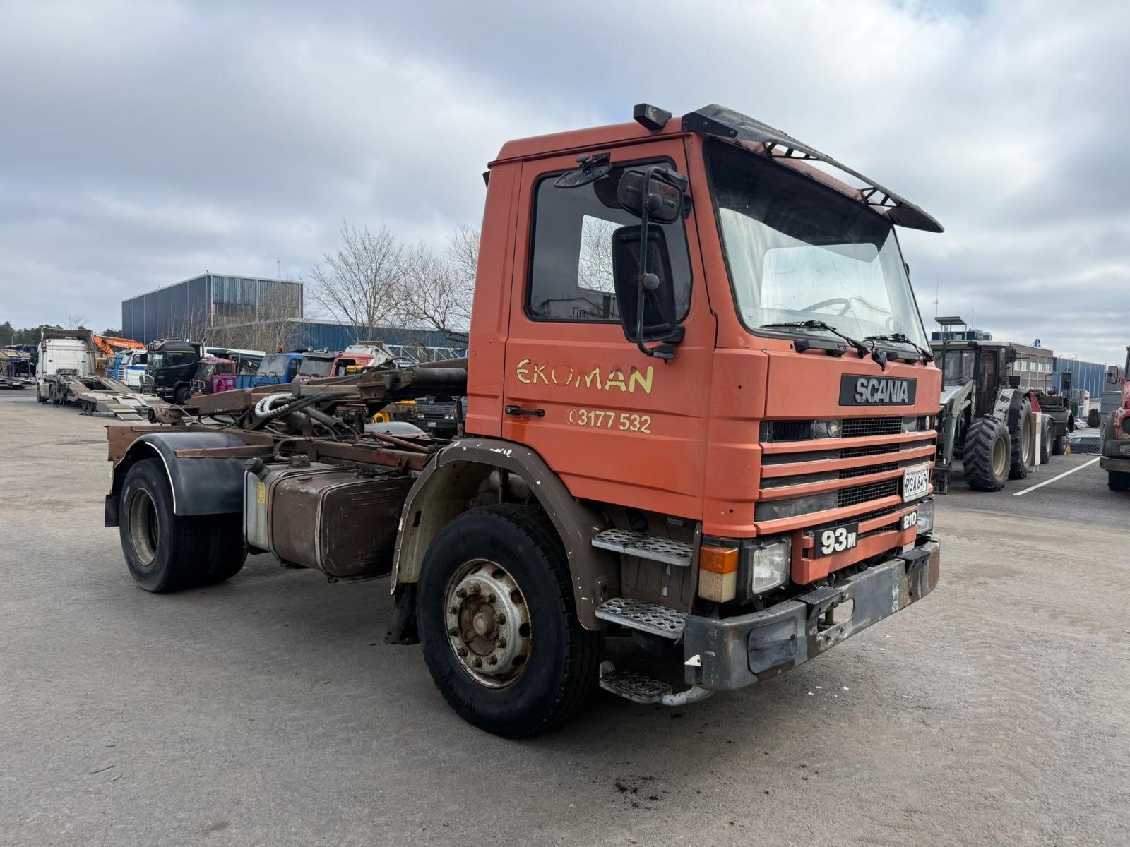 Scania P93 4x2 full steel manual 14 tons tipping system