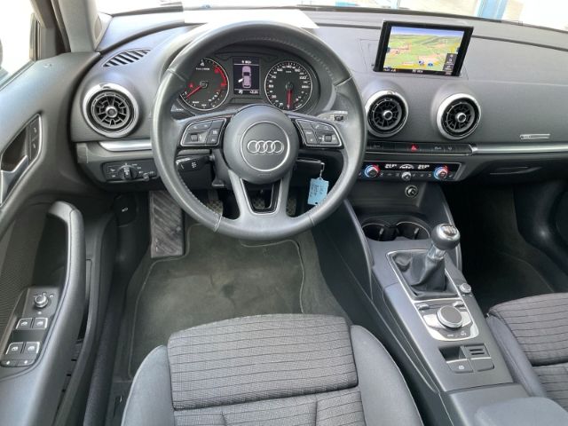 Fahrzeugabbildung Audi A3 1.6 TDI Sportback 30 sport Xenon, Navi, Sitzh