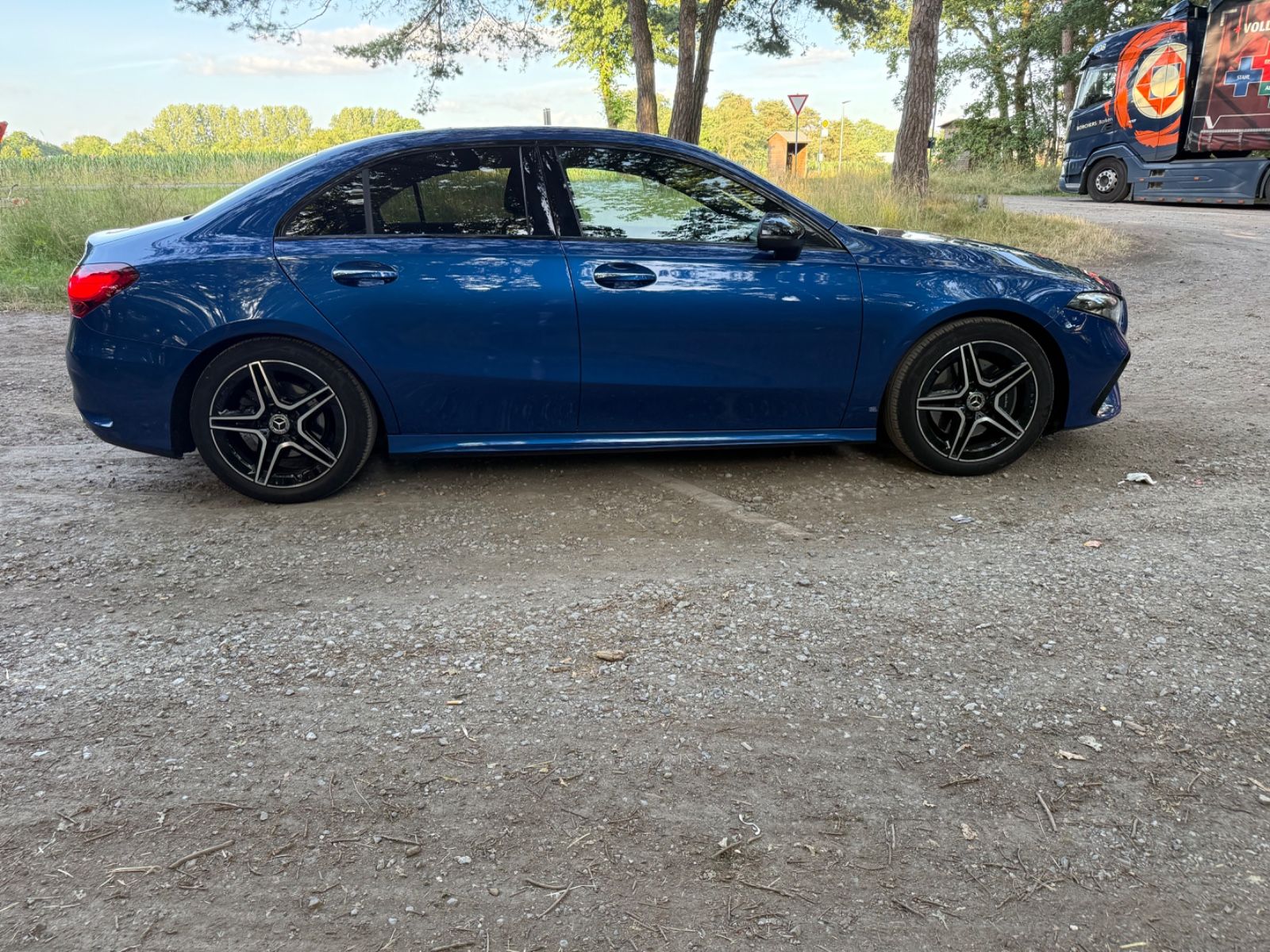 MERCEDES-BENZ A 220 d AMG LINE