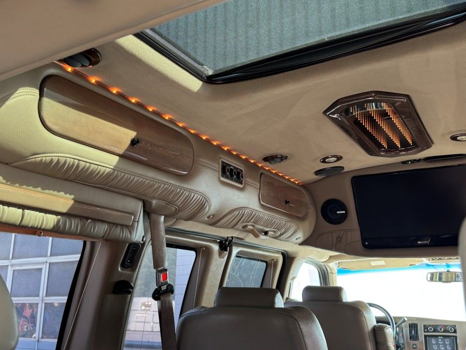 Fahrzeugabbildung Chevrolet Express Chevy Van Explorer Ltd. SE