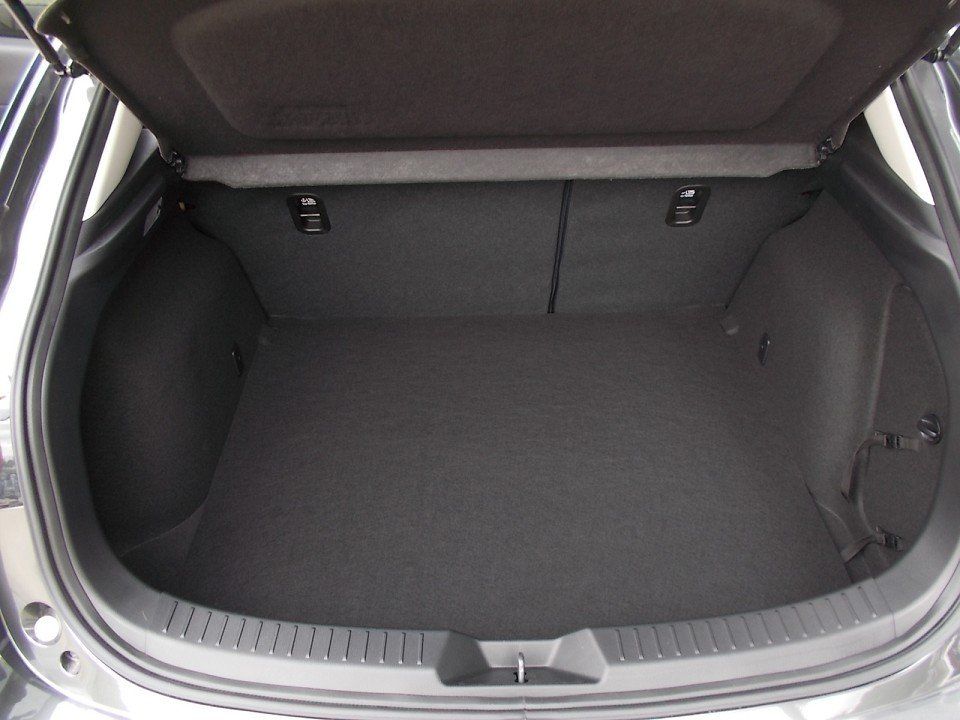 Fahrzeugabbildung Mazda 3 Signature+ G-120 AT NAVI RFK SHZ HUD LogIn Blu
