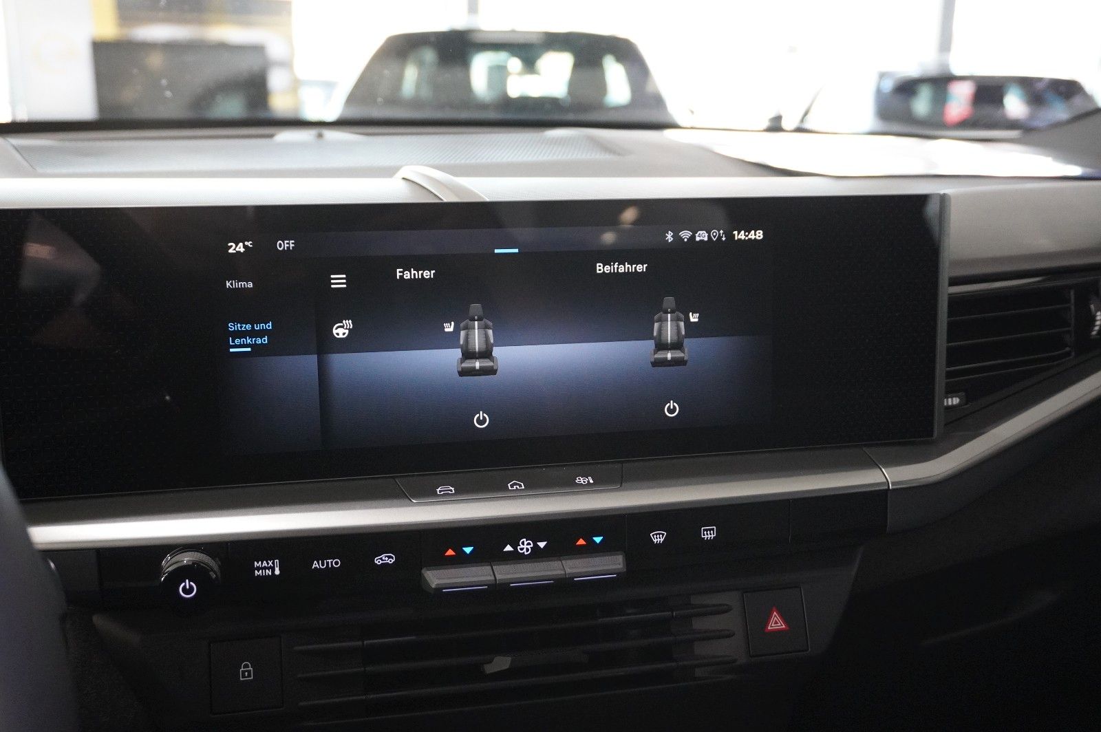 Fahrzeugabbildung Opel Grandland 1.2 48V HYBRID EDIT. NAVI/LED/KAMERA