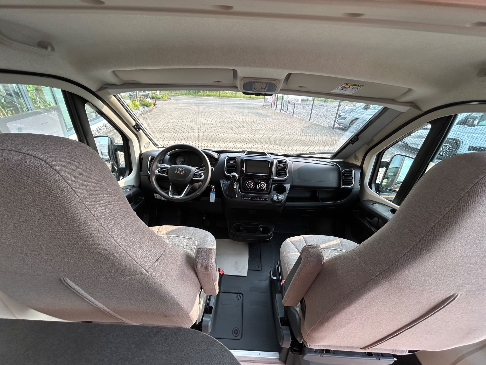 Fahrzeugabbildung Malibu Van Compact 600 LE MJ 25 Autom. Aktion