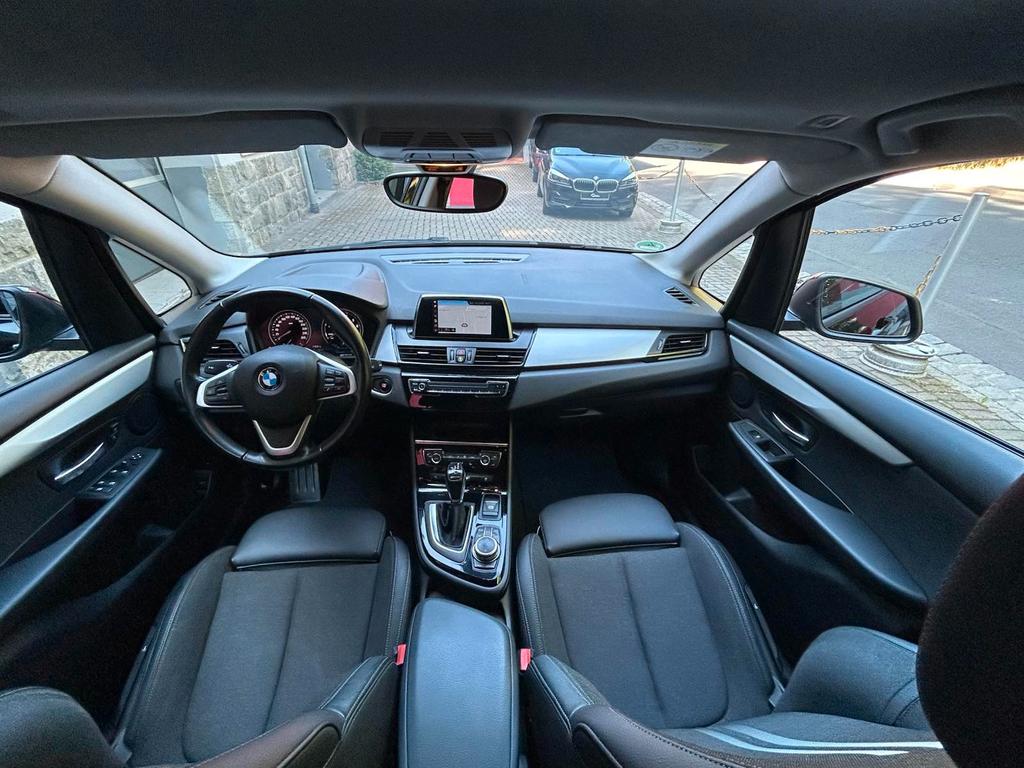 BMW 225