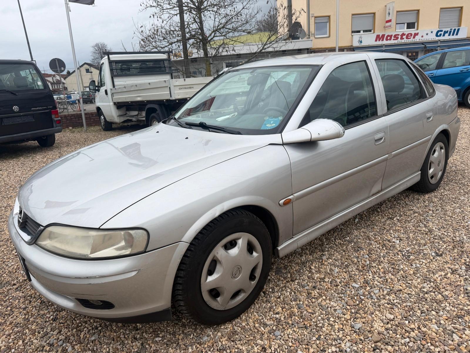 Opel Vectra 1.6 16V Selection