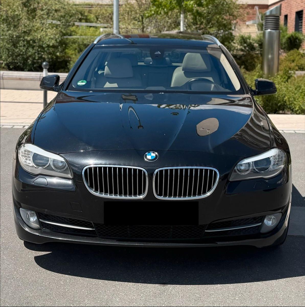 BMW 525 2012 — rear view
