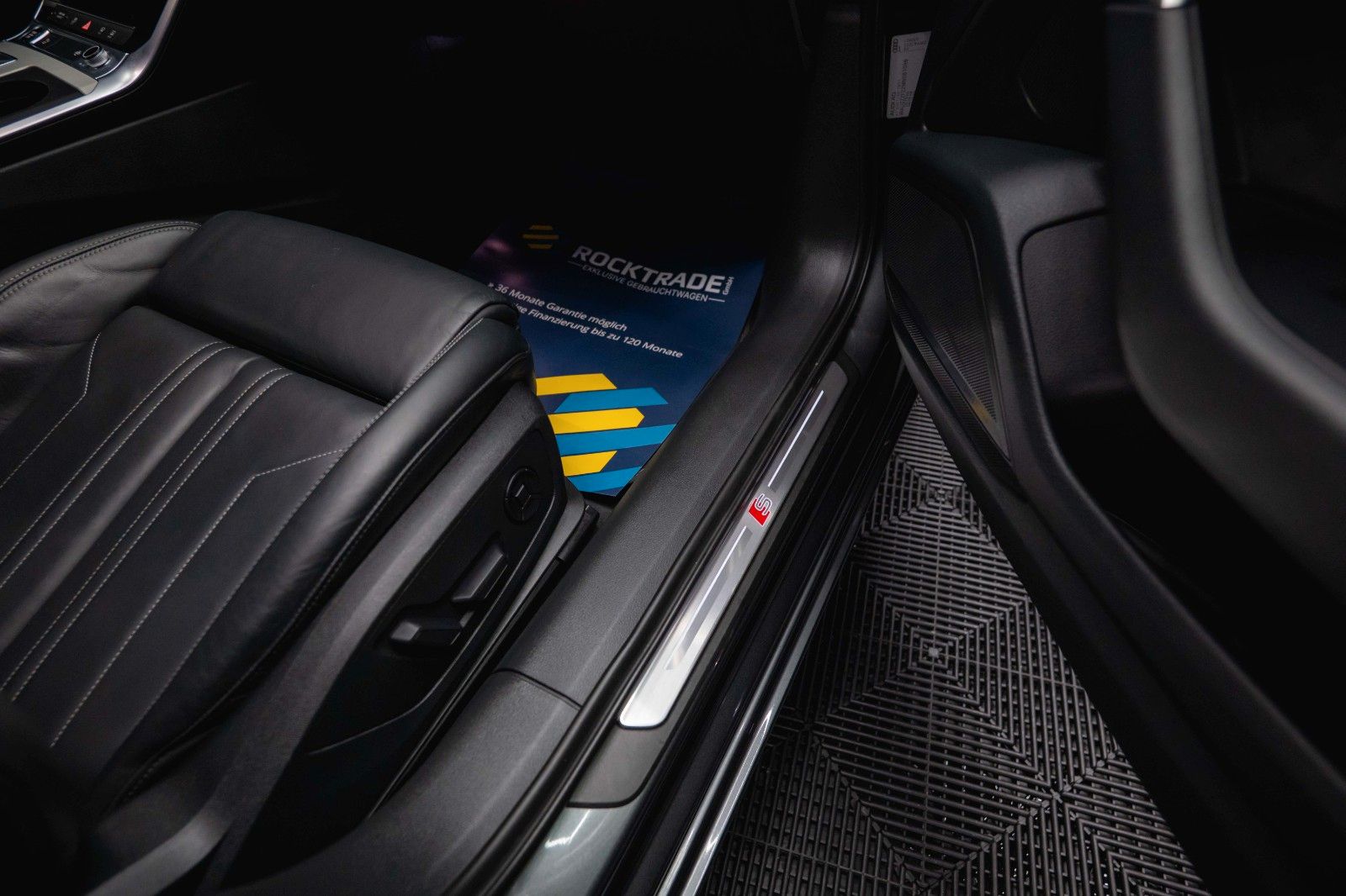 Fahrzeugabbildung Audi A6 Avant 55 TFSIe quattro S-Line Sport *LED*B&O*