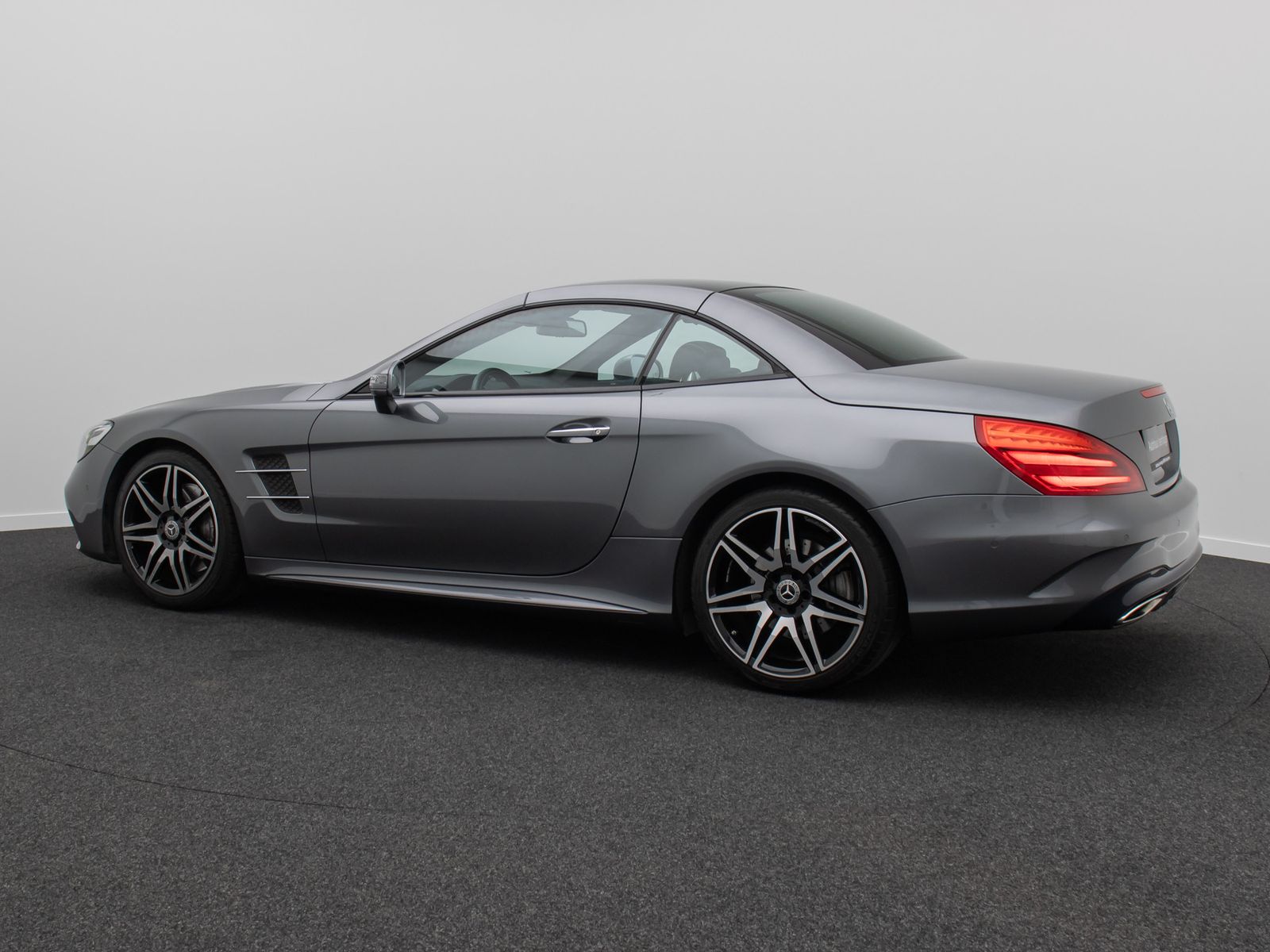 Fahrzeugabbildung Mercedes-Benz SL 400 AMG ACC Kamera H/K Komfort DAB FahrAssist