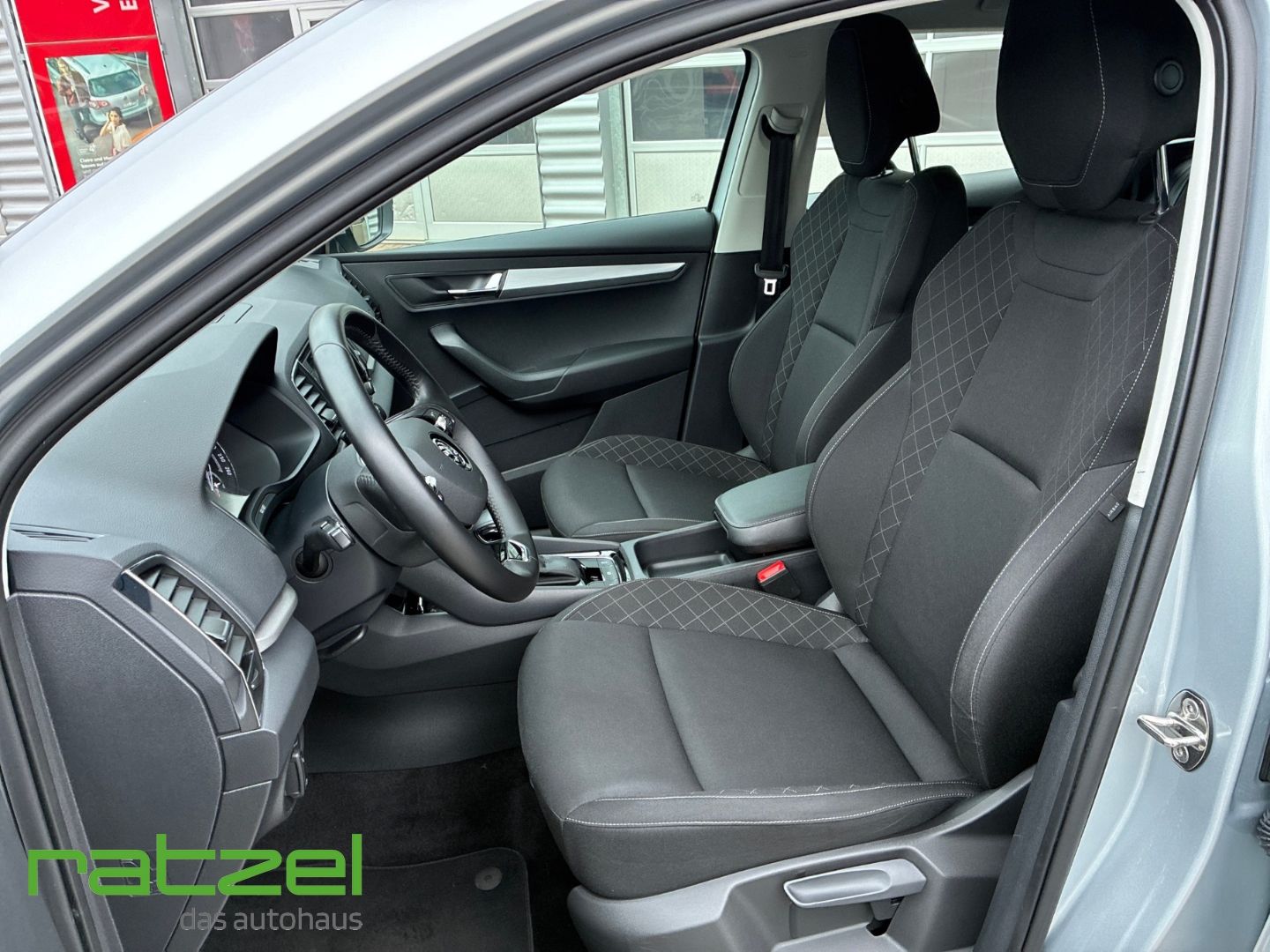 Fahrzeugabbildung SKODA Karoq Ambition 1.5 TSI Automatik LED Sperrdiff.