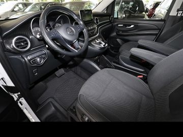 Mercedes V 220 - 9