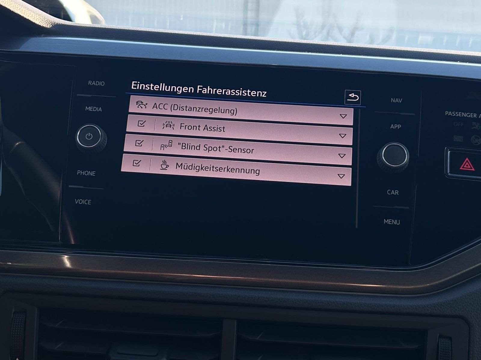 Fahrzeugabbildung Volkswagen Polo Highline TSI DSG LED ACC SH PDC Climatronic