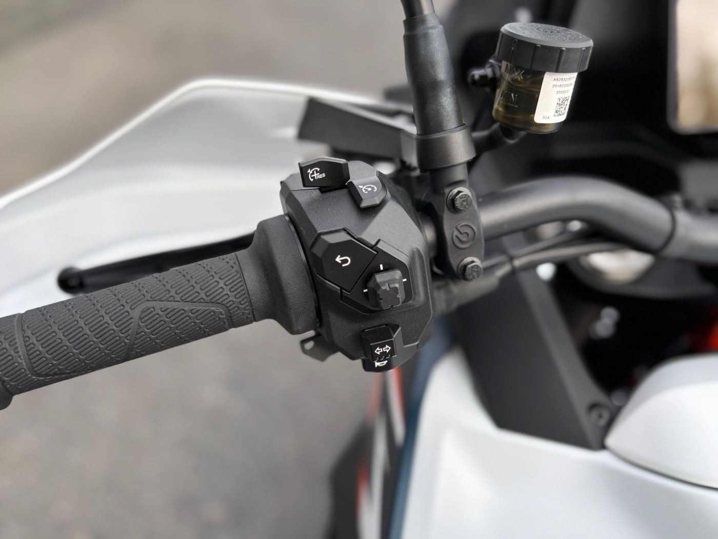 Fahrzeugabbildung KTM 1390 Super Adventure R 4 Jahre Garantie