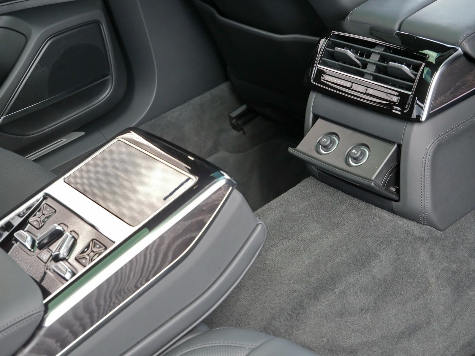 Audi A8 - Bild 18