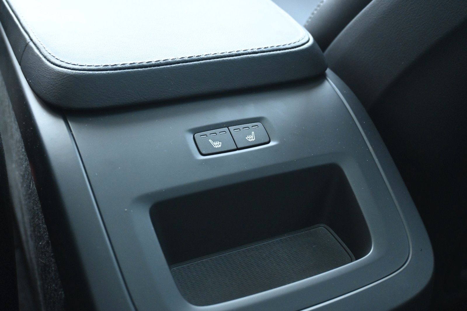 Fahrzeugabbildung Volvo XC90 B5 D AWD Dark*STDHZG*PANO*360°*