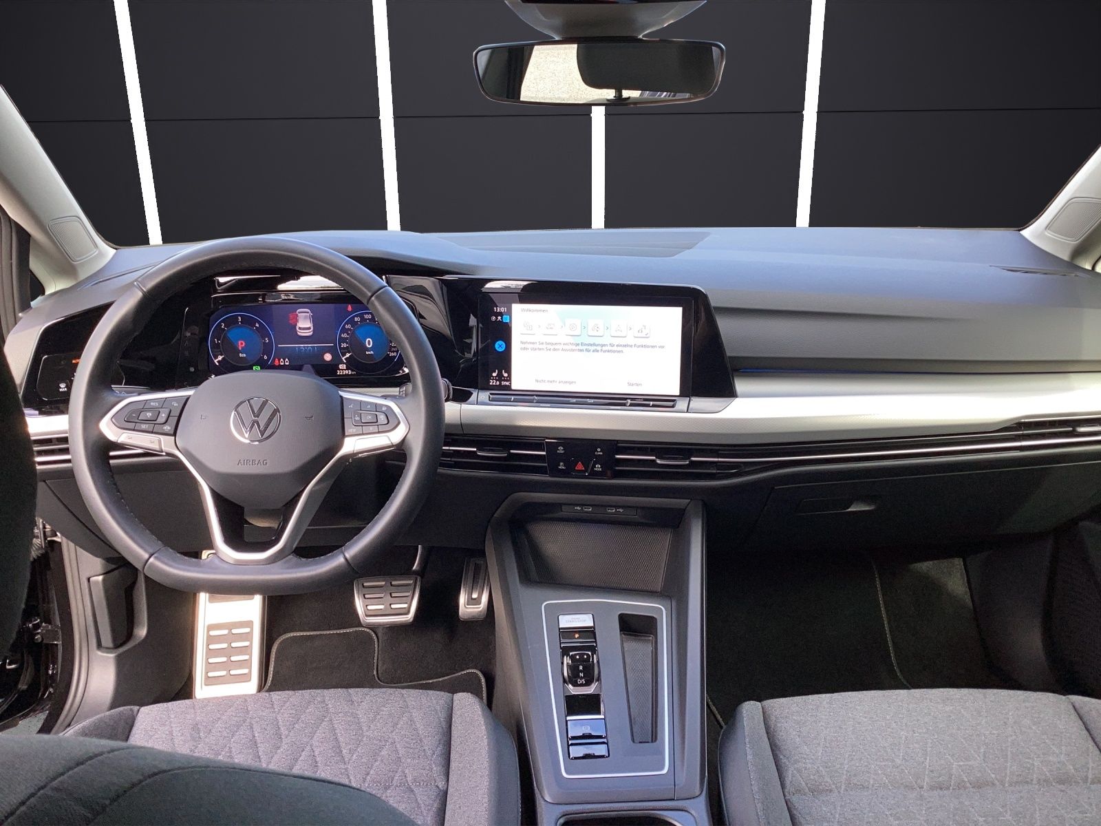 Fahrzeugabbildung Volkswagen Golf VIII TDI 1,99% DSG AHK ACC Kamera LED AID N