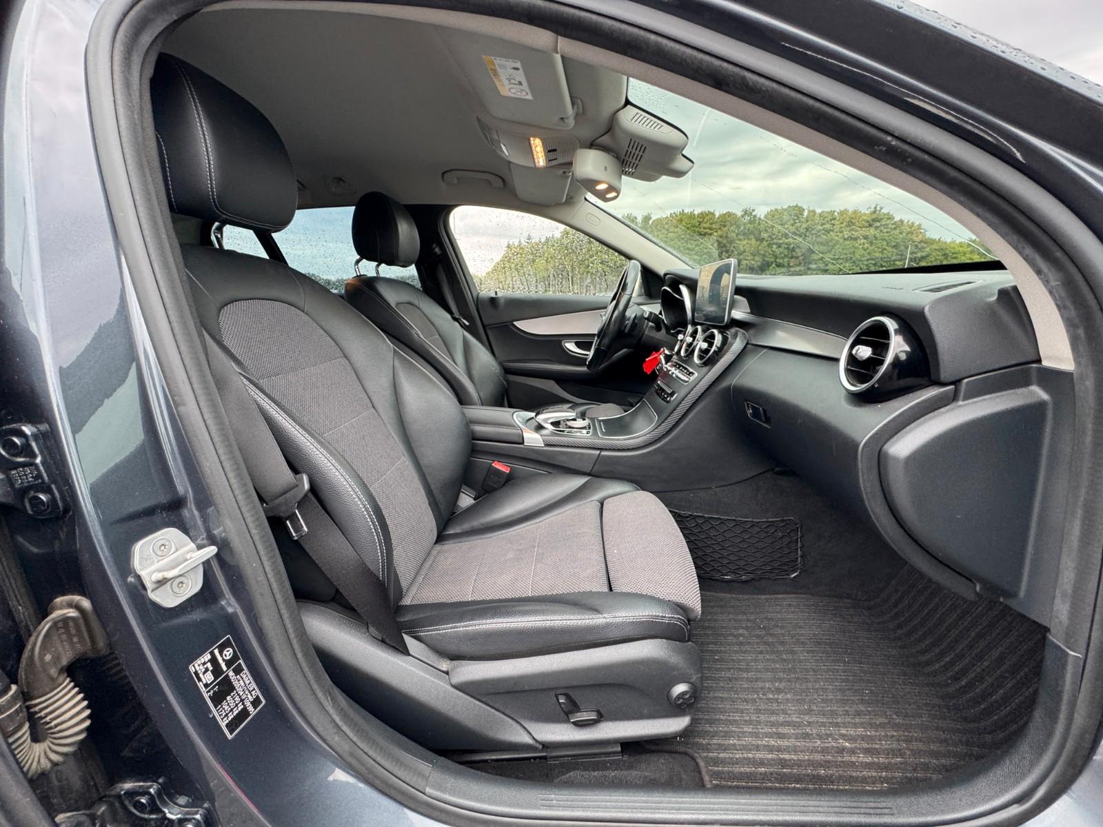 Mercedes-Benz C220 2014 — photo 23