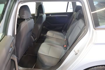 Volkswagen Passat 2.0 TDI Conceptline CARPLAY+KAM+LED+AHK
