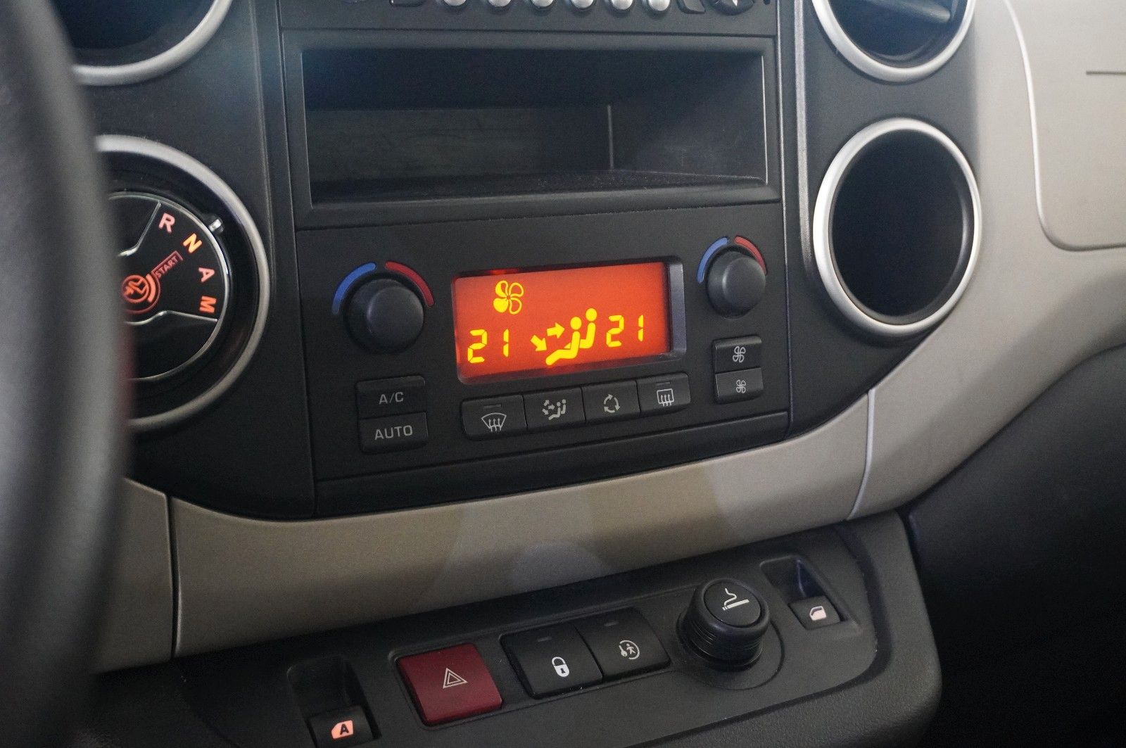 Fahrzeugabbildung Citroën Berlingo Kombi 1.6 HDI SELECTION 5-SITZ KLIMA/SH