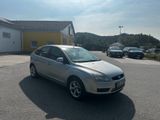 Ford Focus  2.0 Style Gasanlage Rostfrei Pdc Tempomat - Ford Focus aus 2007: ST