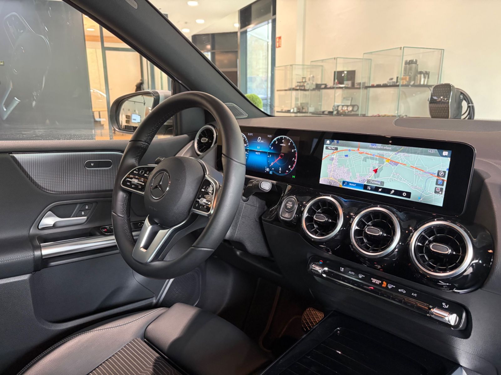 Mercedes-Benz B 200 /AUTOMATIK/KAMERA/CARPLAY/LED/ALLWETTER/ foto 24