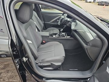 Bild 13 Opel Astra L Sports Tourer GS 1.2 HUD El. Panodach 36