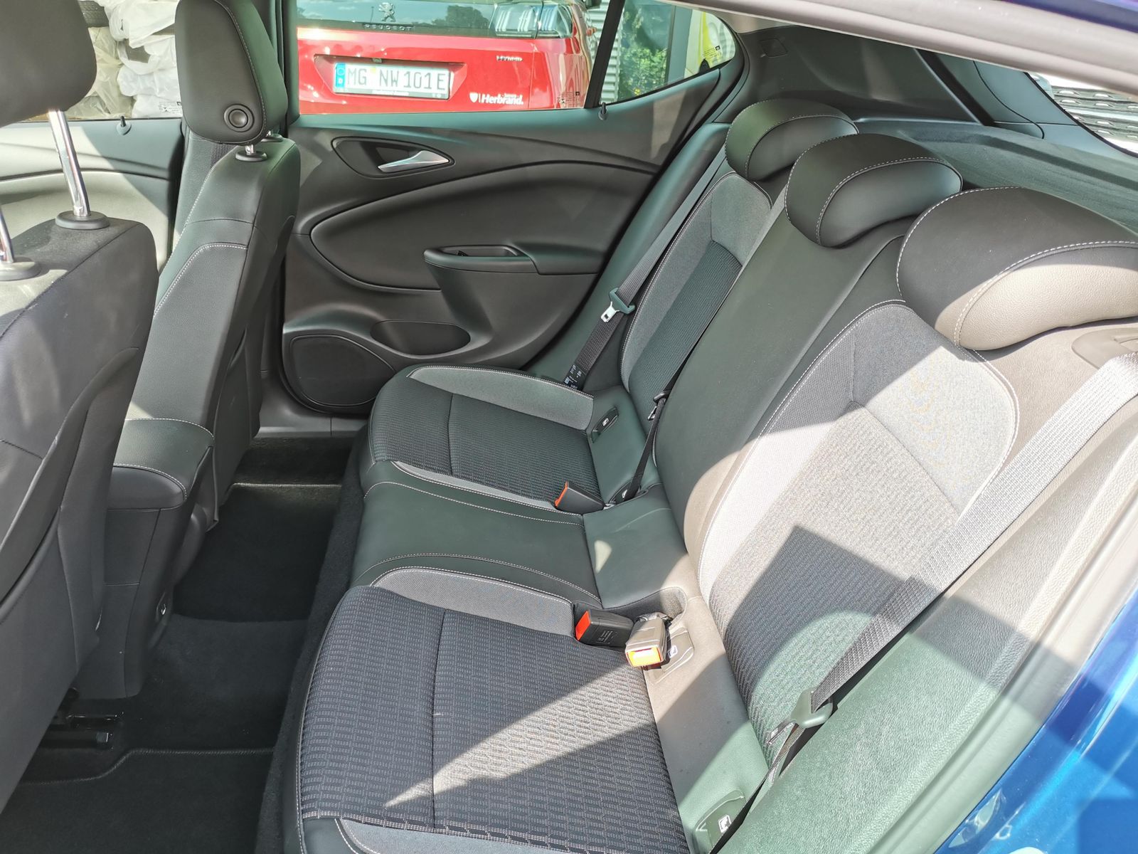 Fahrzeugabbildung Opel Astra K Design & Tech+NAVI+SHZ+USB+LED+S&S+PDC+