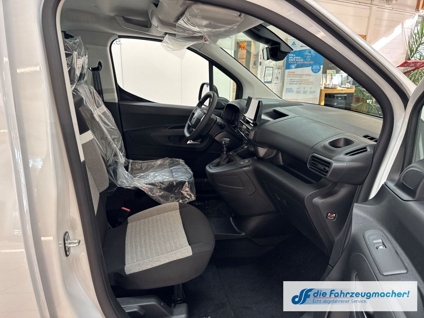 Fahrzeugabbildung Citroën Berlingo Plus M Digitales Cockpit LED Apple CarP
