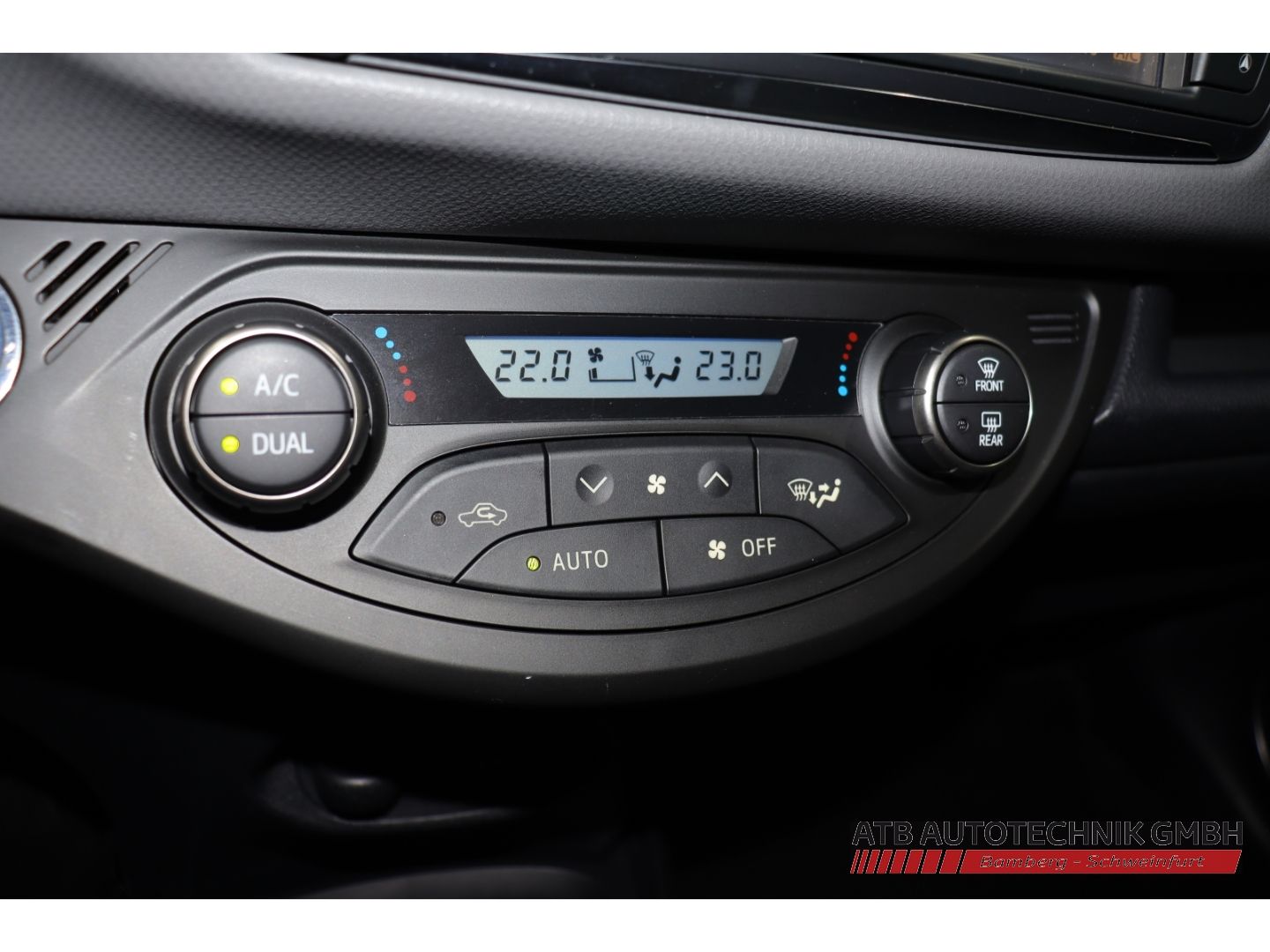 Fahrzeugabbildung Toyota Yaris Edition-S Hybrid 1.5l VVT-i SHZ 2-Zonen-Kl