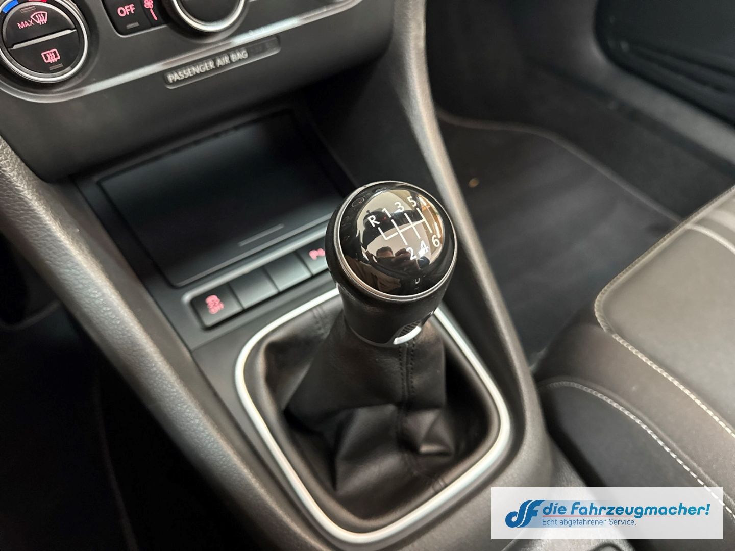 Fahrzeugabbildung Volkswagen Golf VI Cabriolet Lounge BMT Navi Dyn. Kurvenlic