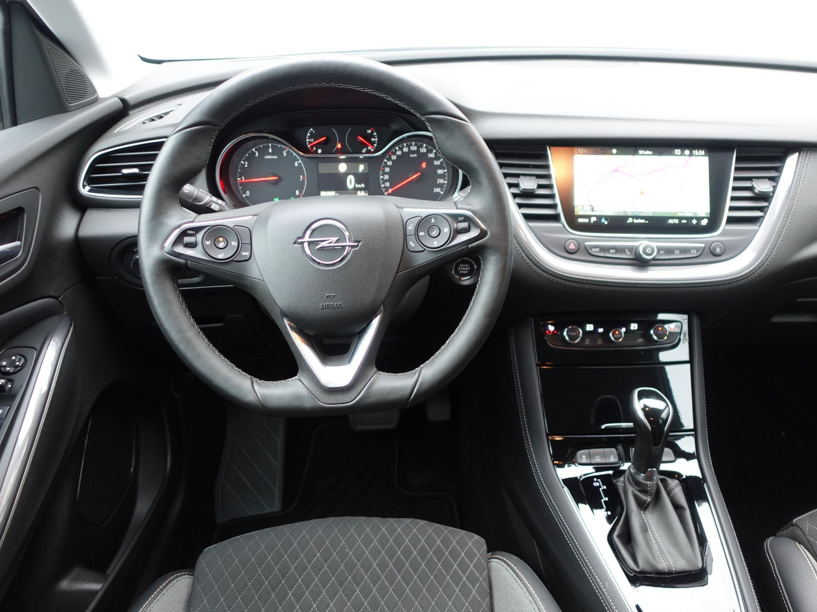 Fahrzeugabbildung Opel Grandland X 1.2 Elegance Kamera,LED,Navi,PDC,SHZ