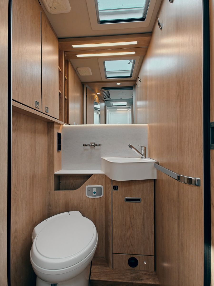 Fahrzeugabbildung HYMER / ERIBA / HYMERCAR B - KLASSE MC T 680 - INDIVIDUAL AUS ERSTBESITZ