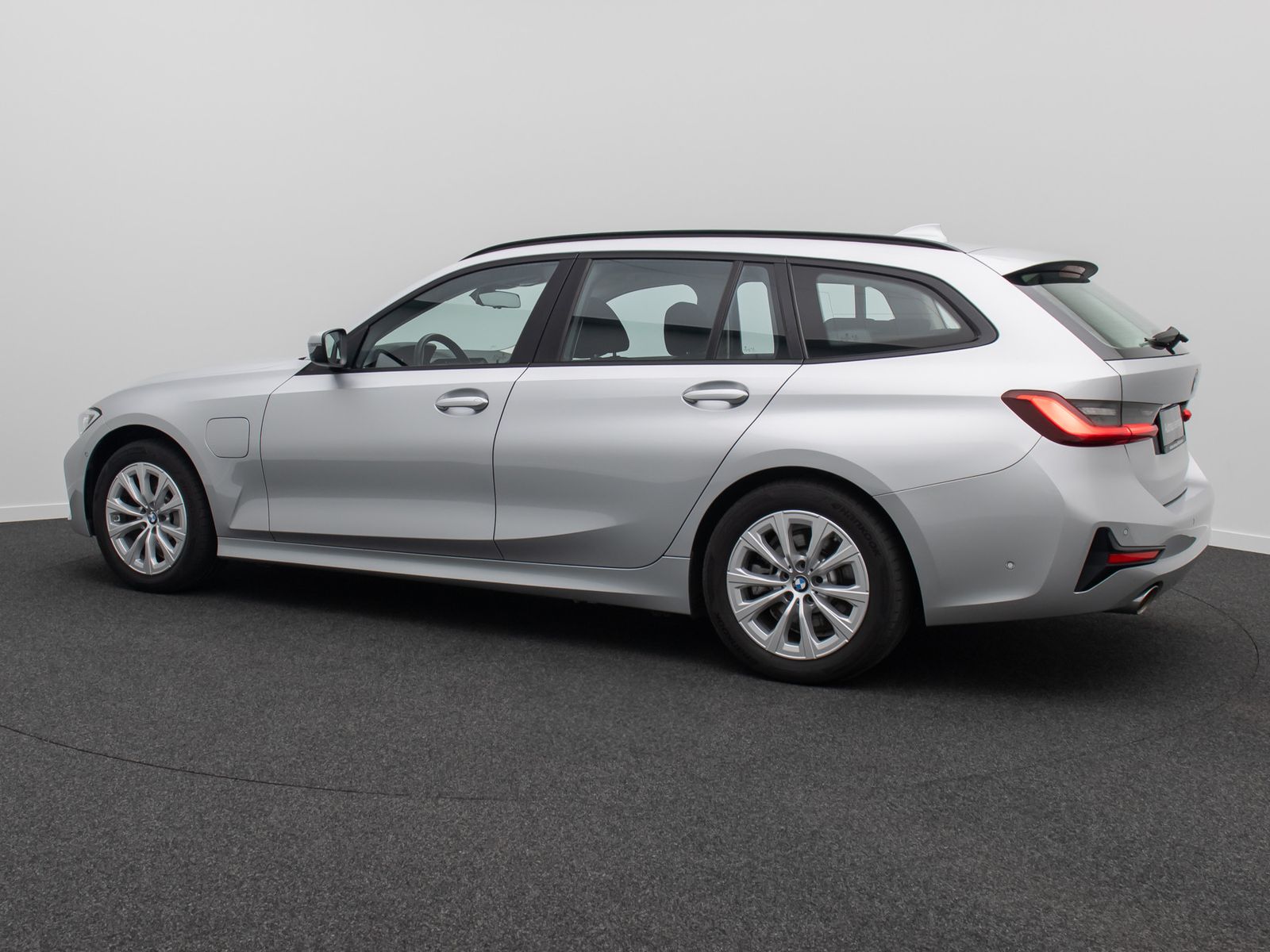 Fahrzeugabbildung BMW 330e Laser 360&deg;HUD DAB Komfort Alarm ACC AHK