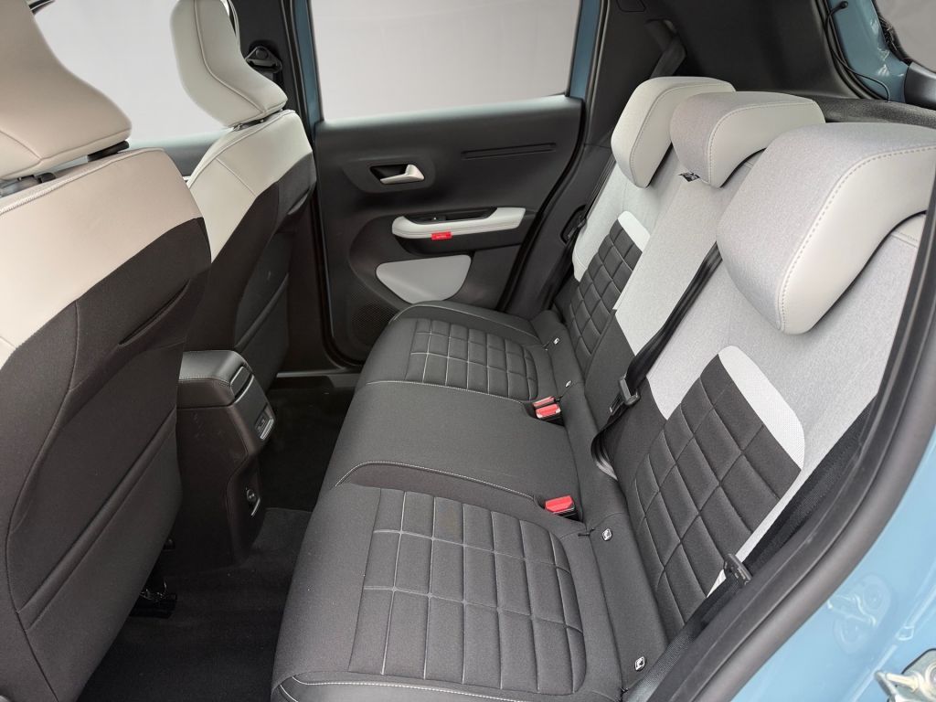 Fahrzeugabbildung Citroën C3 Hybrid 110 PLUS - Winter Paket