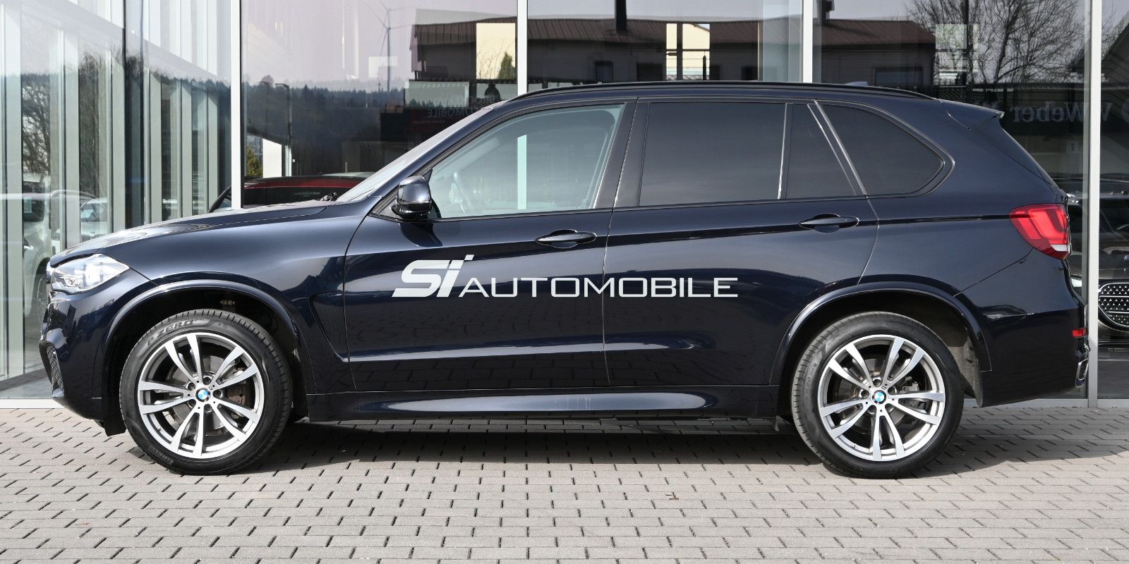 Fahrzeugabbildung BMW X5 xDrive30d M-Sport °ACC°AHK°STANDHEIZ°PANO°HUD