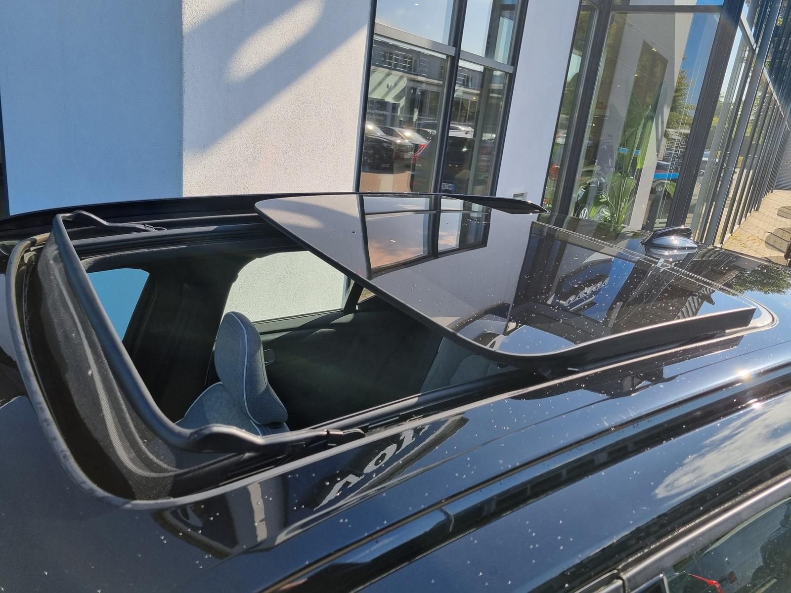 Fahrzeugabbildung Volvo XC40 Recharge Single Ext. Ultimate 'Glasdach'