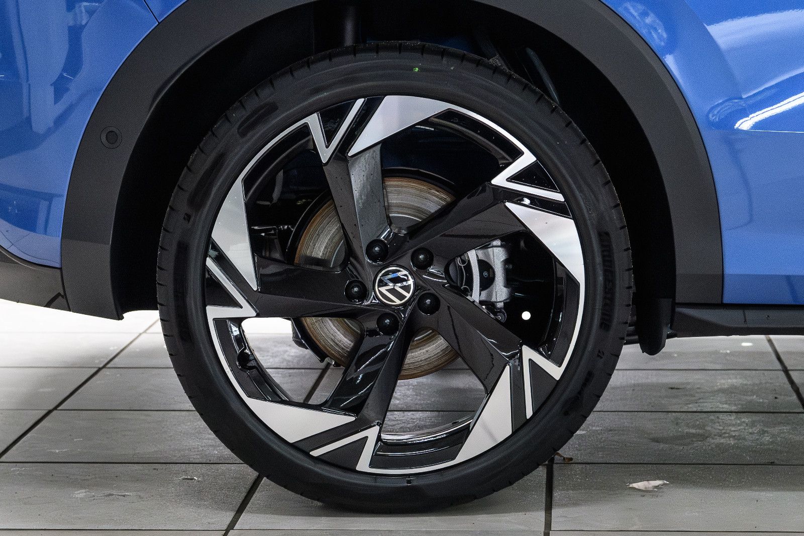 Fahrzeugabbildung Volkswagen T-Roc  1.5l TSI  DSG R-Line Black Style