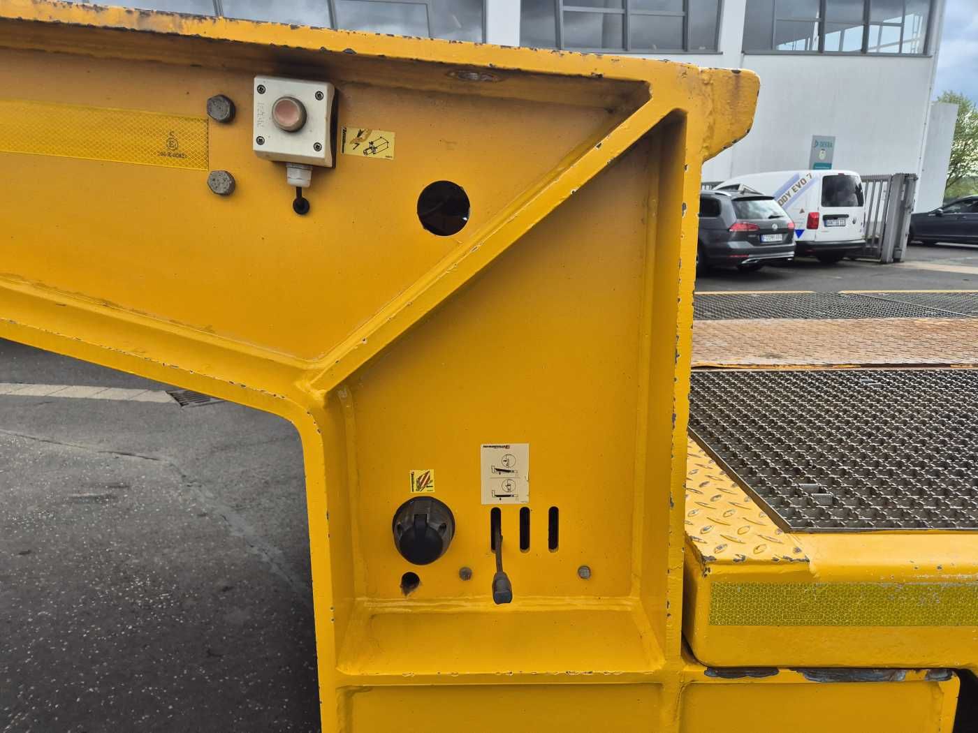 Fahrzeugabbildung Faymonville Multimax F-S43-1AAF hydr. Hub-Deck+Rampen Winde