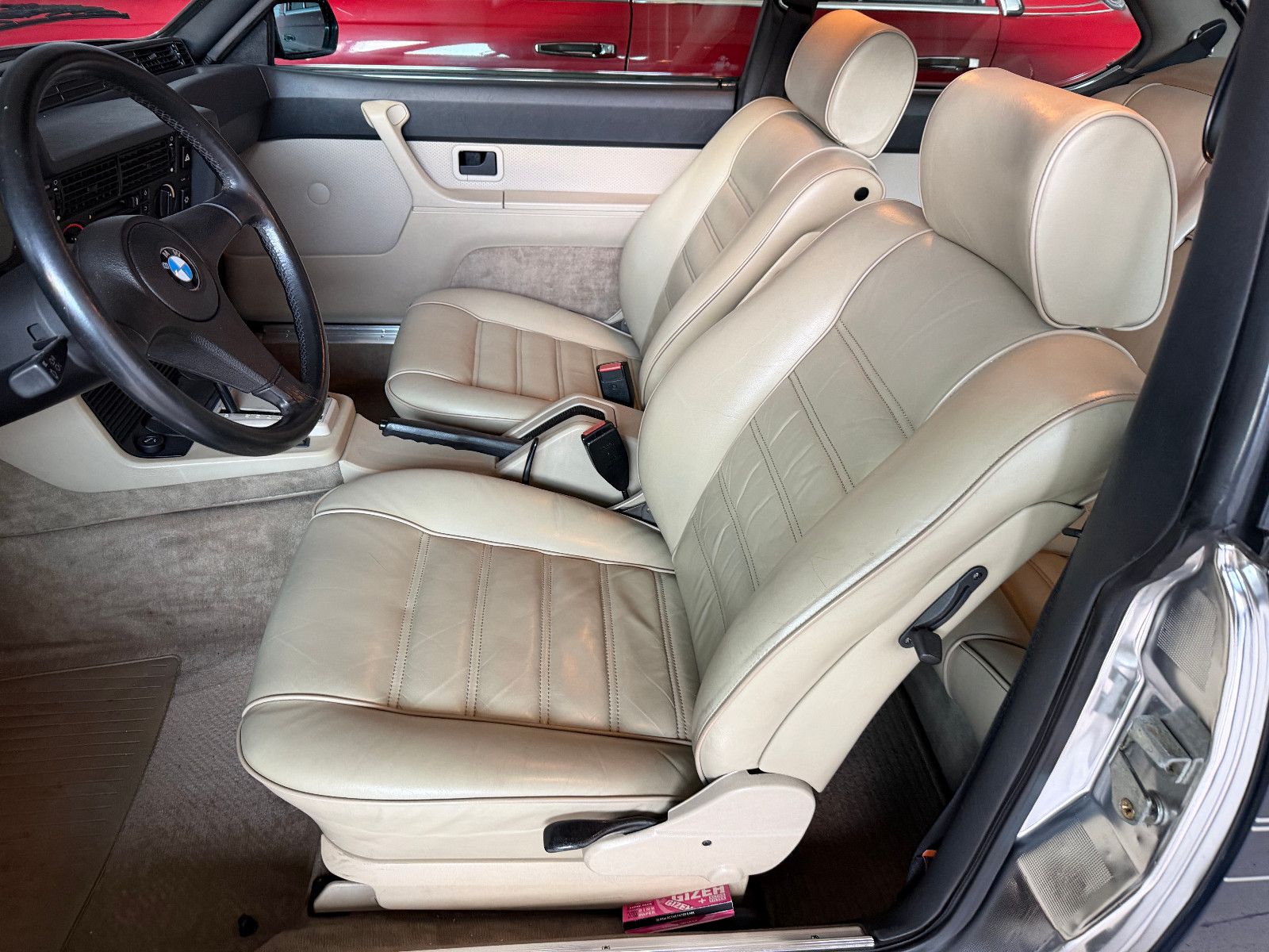 Fahrzeugabbildung BMW 635 CSI, Top-Zustand mit Klima u. Schiebedach