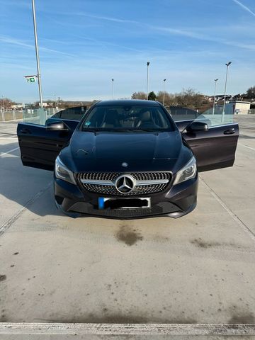 MERCEDES-BENZ Mercedes Benz CLA 200