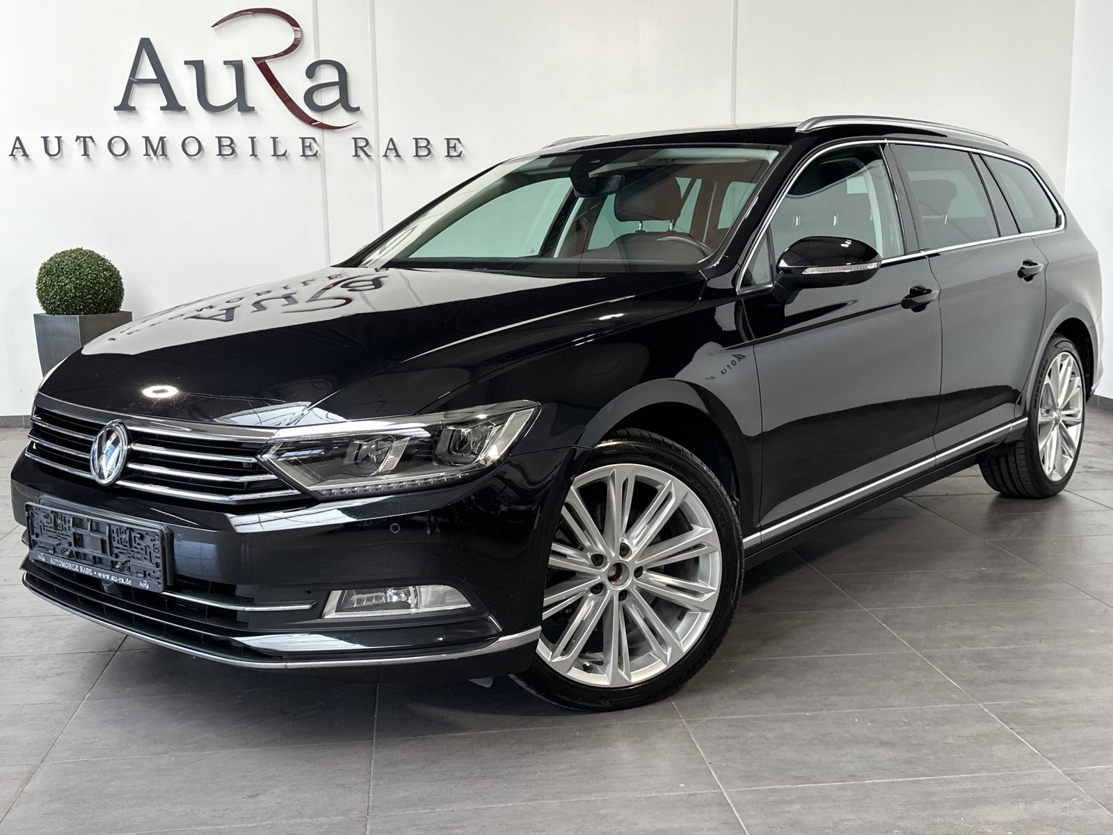 Fahrzeugabbildung Volkswagen Passat Variant HL NAV+LED+AHK+KAM+PANO+19ZO+AID