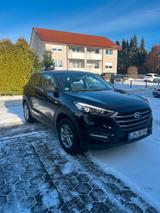 Hyundai TUCSON 1.6 GDI Pure - Hyundai Tucson Pure mit Benzin-Antrieb