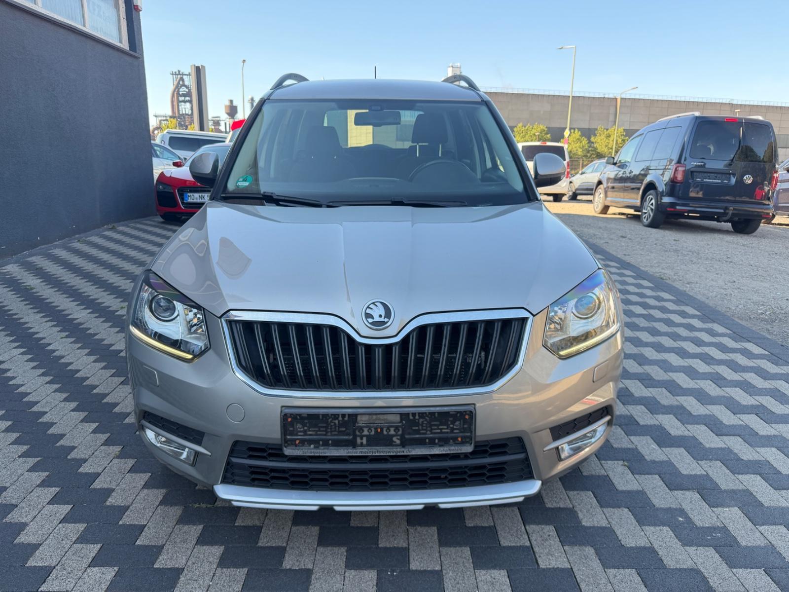SKODA Yeti 2.0 TDI 140ch - ELEGANCE - 4X4 - GPS - ATTELAGE - BVM - VOLANT EN CUIR