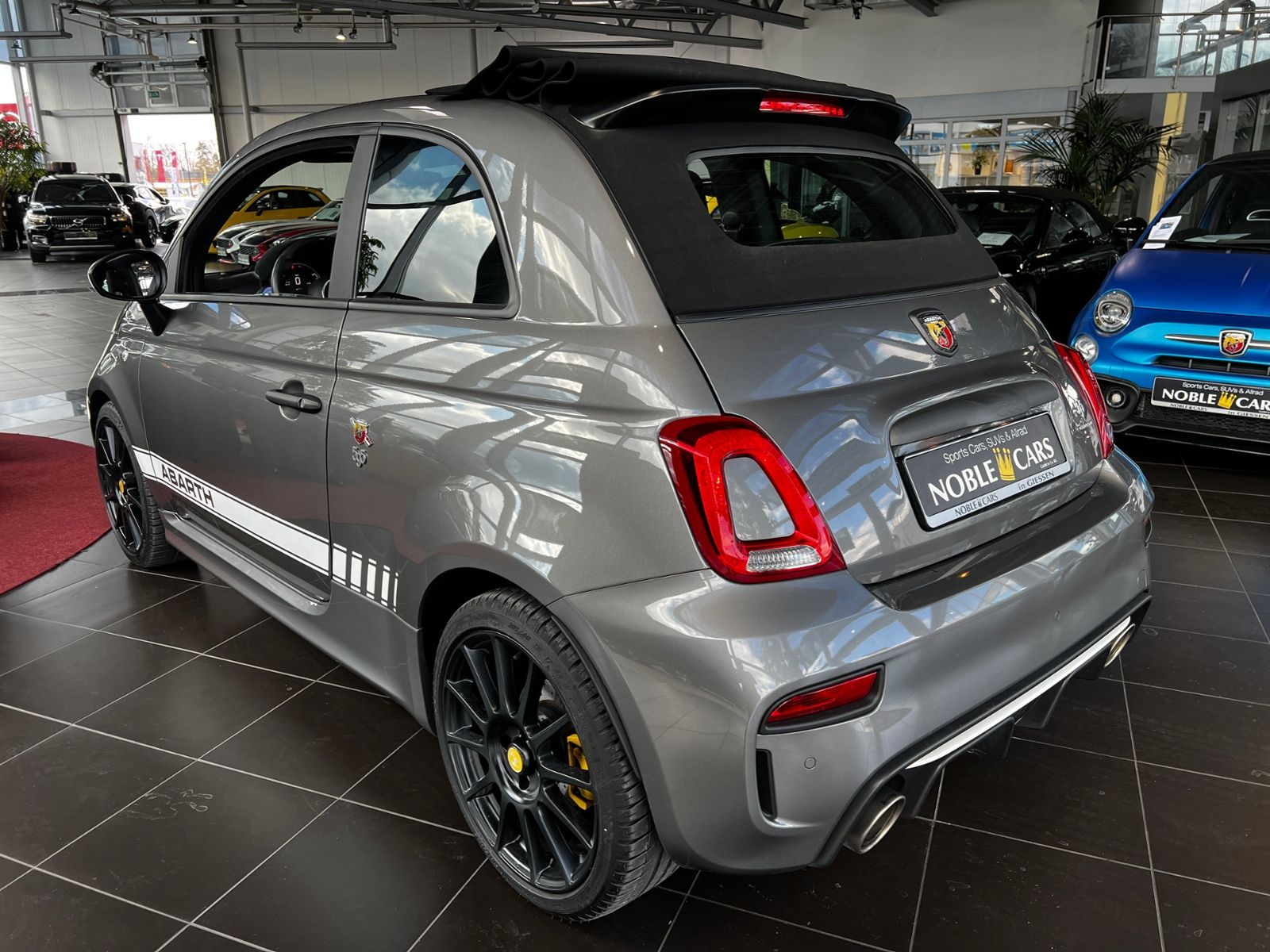 Fahrzeugabbildung Abarth 595C esseesse AKRAPOVIC XENON NAVI ALU